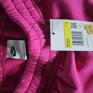 Nike womans sweatpants